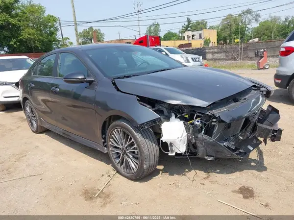 3KPF54AD1RE835596 2024 KIA FORTE - Image 1