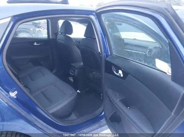 3KPF54AD2KE081694 2019 KIA FORTE - Image 8