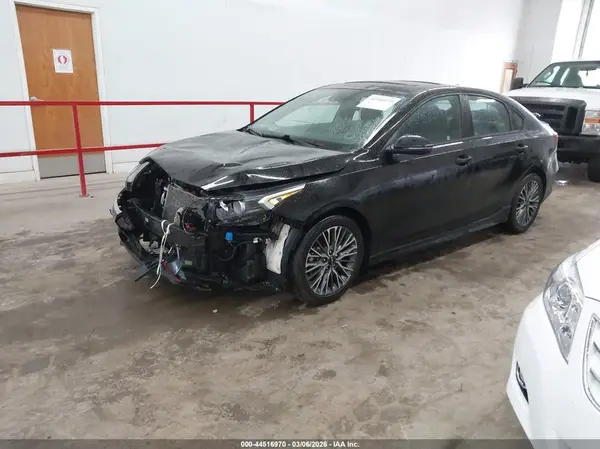 3KPF54AD2NE426534 2022 KIA FORTE - Image 2