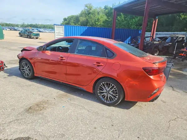3KPF54AD2NE427070 2022 KIA FORTE - Image 2