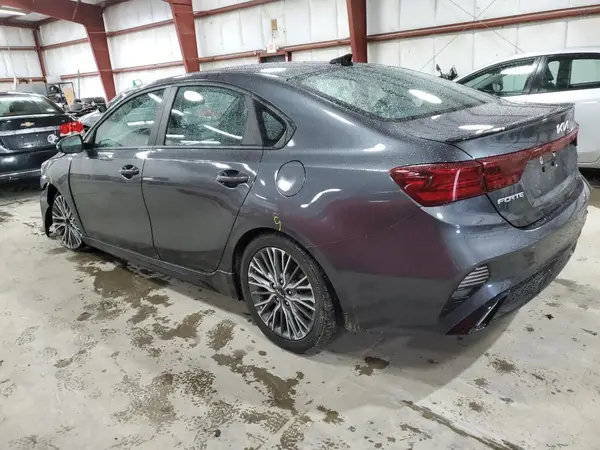 3KPF54AD2NE427568 2022 KIA FORTE - Image 2