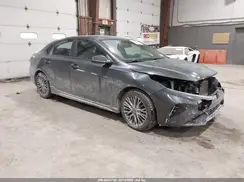 3KPF54AD2NE438084 2022 KIA FORTE
