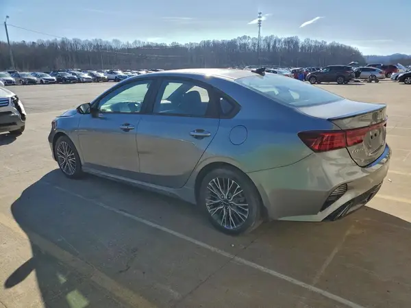 3KPF54AD2NE438392 2022 KIA FORTE - Image 2