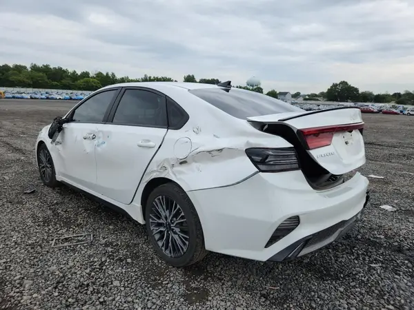 3KPF54AD2NE440904 2022 KIA FORTE - Image 2