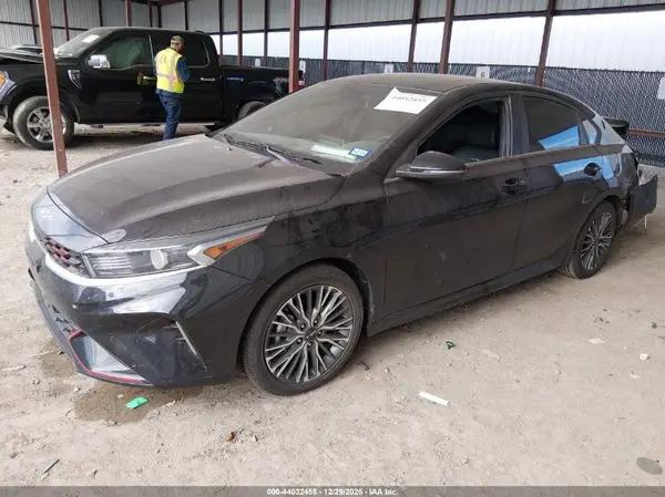 3KPF54AD2NE442541 2022 KIA FORTE - Image 2