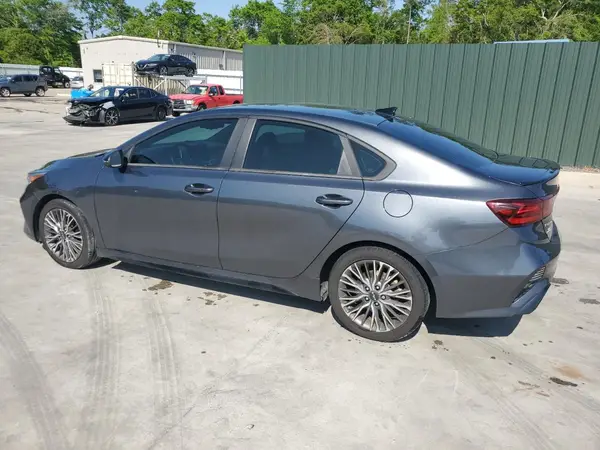 3KPF54AD2NE443978 2022 KIA FORTE - Image 2