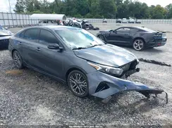 3KPF54AD2NE444404 2022 KIA FORTE