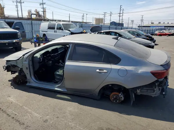 3KPF54AD2NE447738 2022 KIA FORTE - Image 2