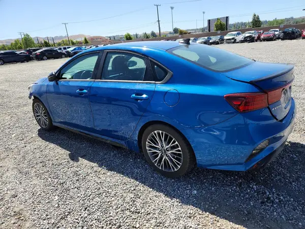 3KPF54AD2NE479766 2022 KIA FORTE - Image 2