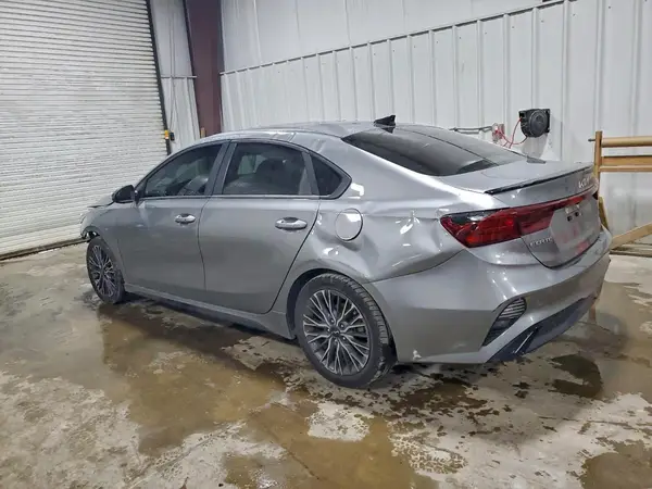 3KPF54AD2NE483686 2022 KIA FORTE - Image 2