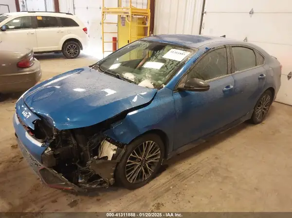 3KPF54AD2NE485485 2022 KIA FORTE - Image 2