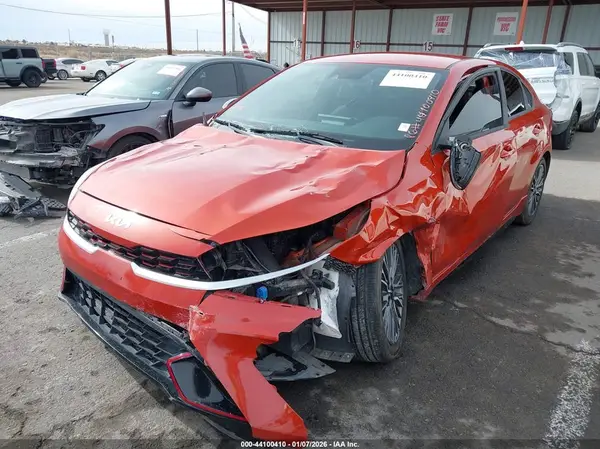 3KPF54AD2NE486328 2022 KIA FORTE - Image 2