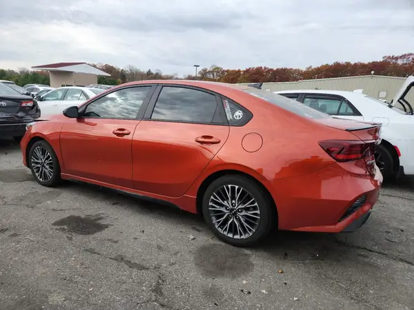 3KPF54AD2NE491092 2022 KIA FORTE - Image 2