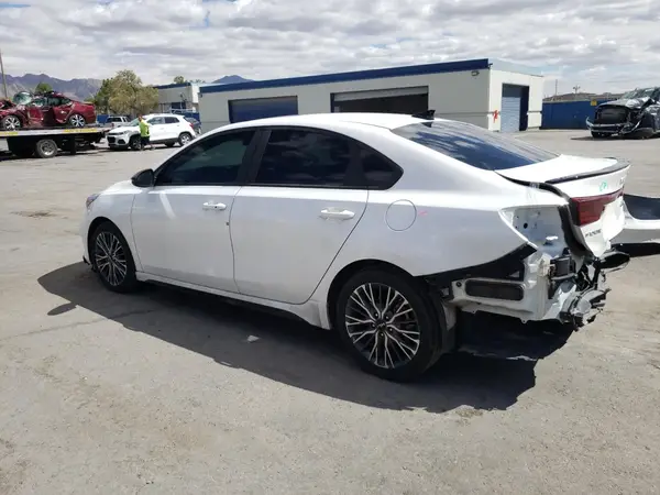 3KPF54AD2NE491819 2022 KIA FORTE - Image 2