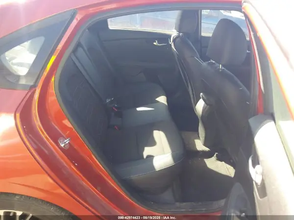 3KPF54AD2NE492288 2022 KIA FORTE - Image 8