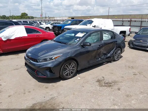 3KPF54AD2NE495983 2022 KIA FORTE - Image 2