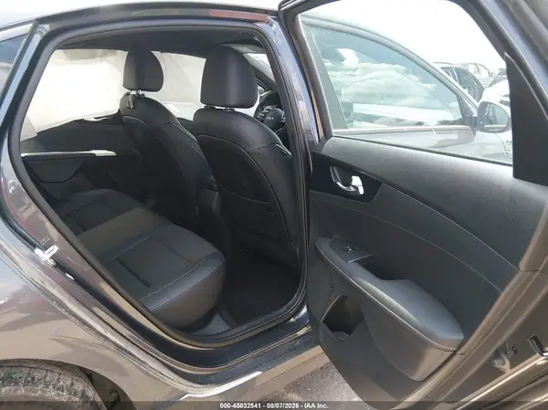 3KPF54AD2NE495983 2022 KIA FORTE - Image 8