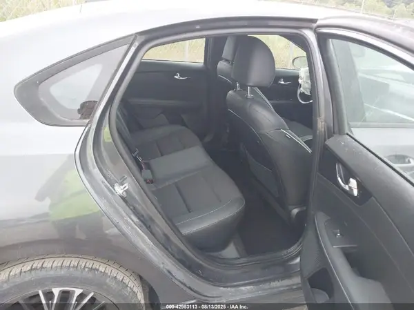 3KPF54AD2NE496695 2022 KIA FORTE - Image 8