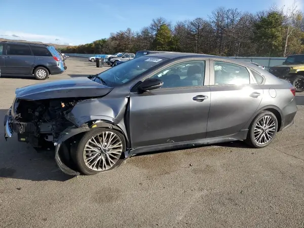 3KPF54AD2NE501748 2022 KIA FORTE - Image 1