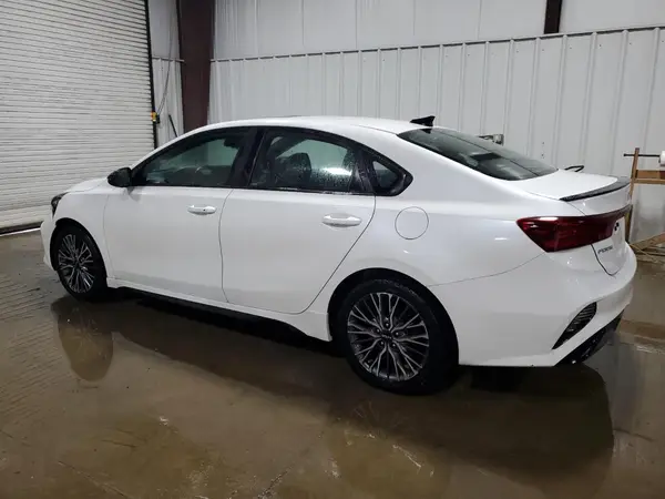 3KPF54AD2NE503581 2022 KIA FORTE - Image 2
