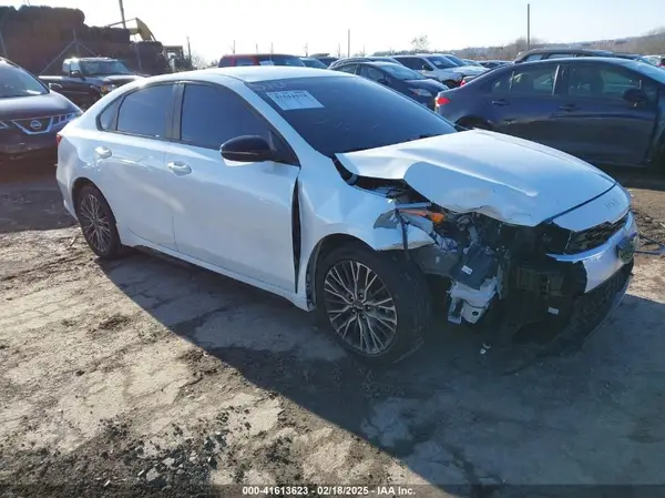 3KPF54AD2PE516771 2023 KIA FORTE - Image 1