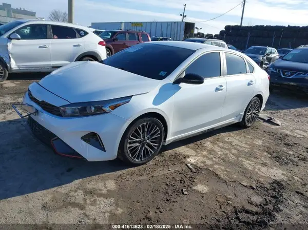 3KPF54AD2PE516771 2023 KIA FORTE - Image 2
