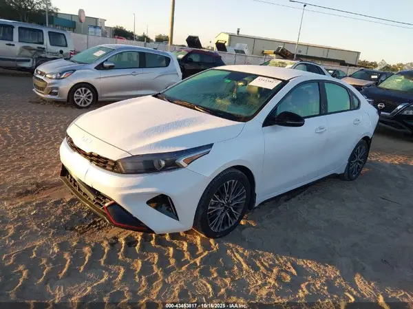 3KPF54AD2PE517354 2023 KIA FORTE - Image 2