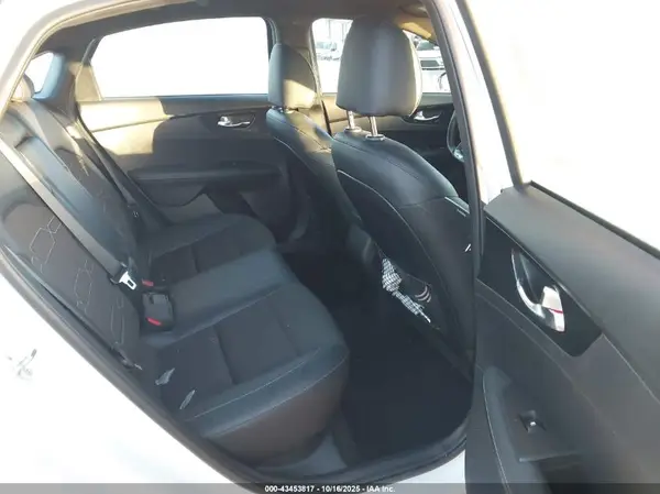 3KPF54AD2PE517354 2023 KIA FORTE - Image 8