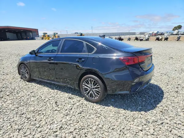 3KPF54AD2PE517600 2023 KIA FORTE - Image 2