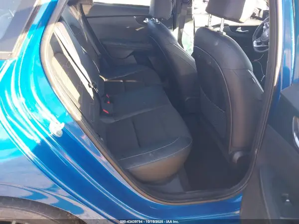 3KPF54AD2PE525700 2023 KIA FORTE - Image 8