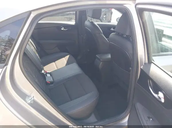 3KPF54AD2PE538379 2023 KIA FORTE - Image 8