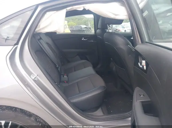 3KPF54AD2PE539418 2023 KIA FORTE - Image 8