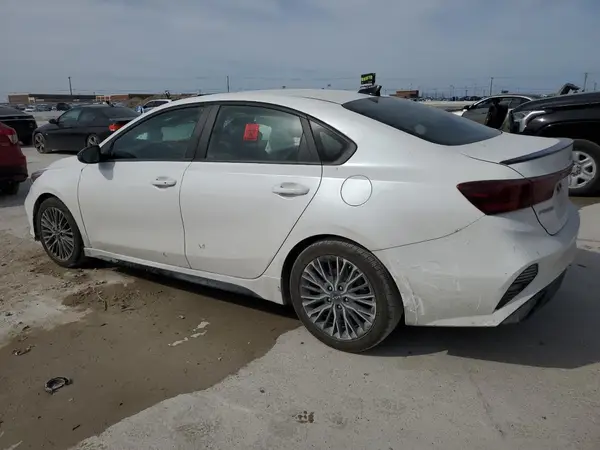 3KPF54AD2PE553299 2023 KIA FORTE - Image 2