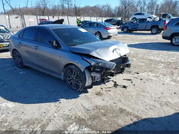 3KPF54AD2PE562245 2023 KIA FORTE - Image 1