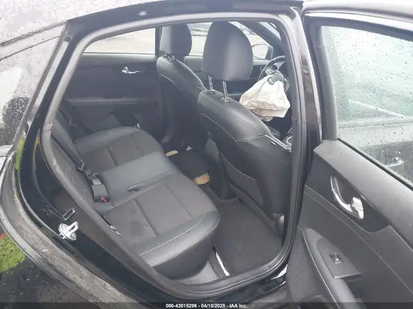 3KPF54AD2PE563847 2023 KIA FORTE - Image 8