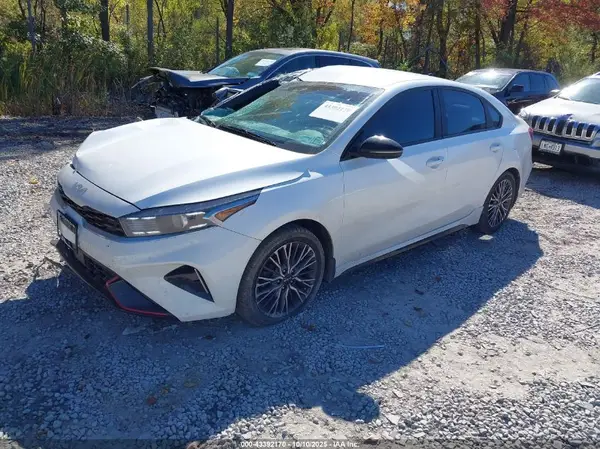 3KPF54AD2PE568630 2023 KIA FORTE - Image 2