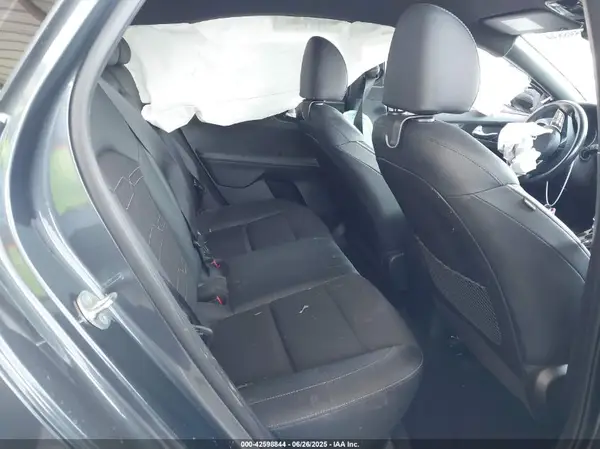 3KPF54AD2PE574301 2023 KIA FORTE - Image 8