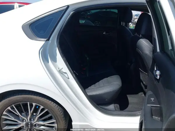 3KPF54AD2PE574394 2023 KIA FORTE - Image 8