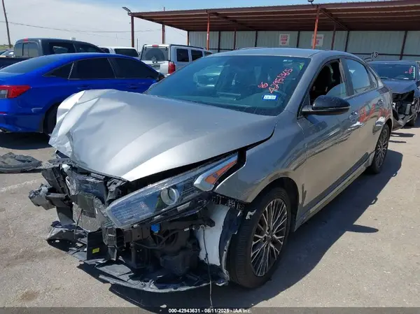 3KPF54AD2PE578056 2023 KIA FORTE - Image 2