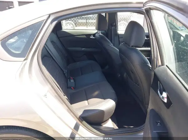 3KPF54AD2PE578056 2023 KIA FORTE - Image 8