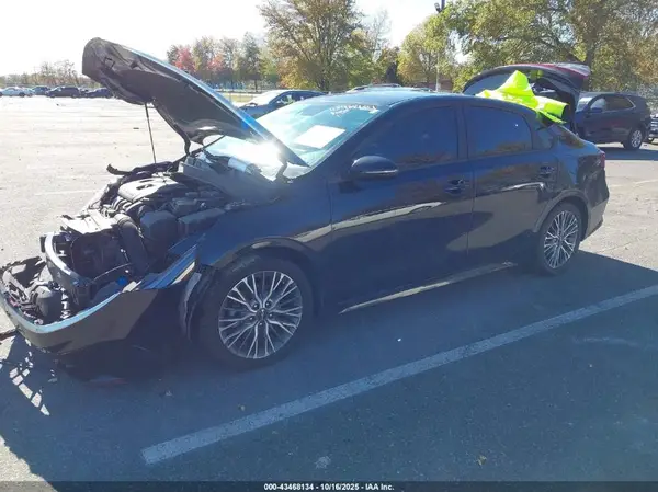3KPF54AD2PE579675 2023 KIA FORTE - Image 2