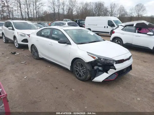 3KPF54AD2PE582818 2023 KIA FORTE - Image 1