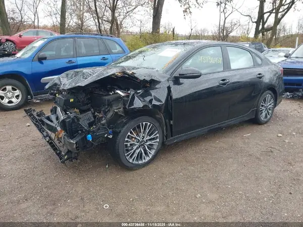 3KPF54AD2PE584634 2023 KIA FORTE - Image 2