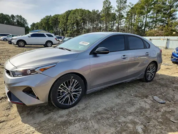 3KPF54AD2PE586268 2023 KIA FORTE - Image 1