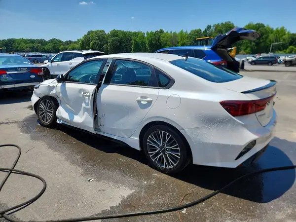 3KPF54AD2PE606017 2023 KIA FORTE - Image 2