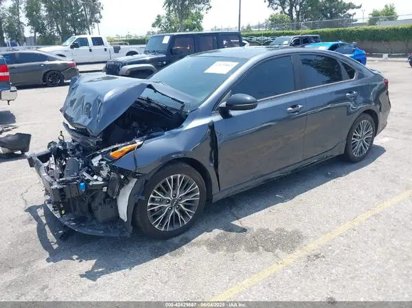 3KPF54AD2PE606681 2023 KIA FORTE - Image 2
