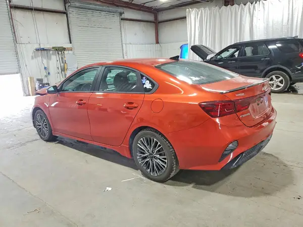 3KPF54AD2PE607703 2023 KIA FORTE - Image 2