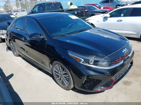 3KPF54AD2PE610570 2023 KIA FORTE - Image 1