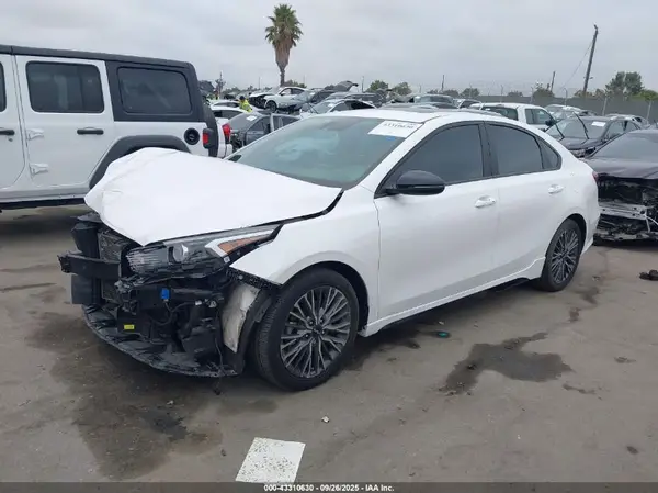 3KPF54AD2PE613954 2023 KIA FORTE - Image 2