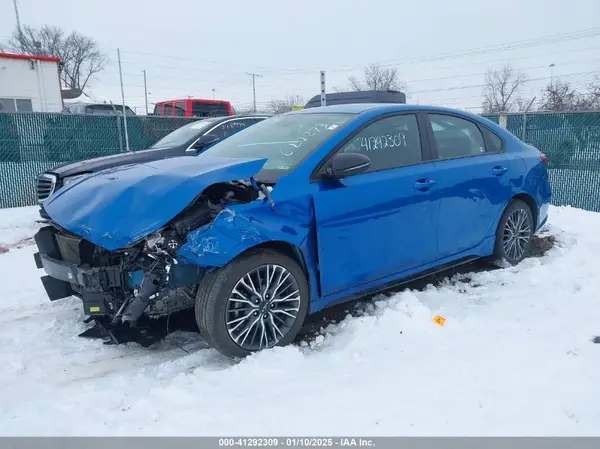 3KPF54AD2PE620273 2023 KIA FORTE - Image 2